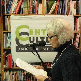 Poeta Consuelo Hernández en la presentación en Barco de Papel Nueva York. Festival Latinoamericano de Poesía de Nueva York.
